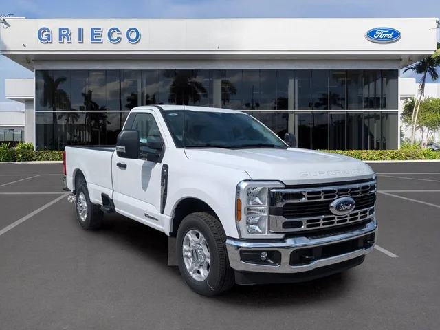 2026 Ford Super Duty F-350® XLT