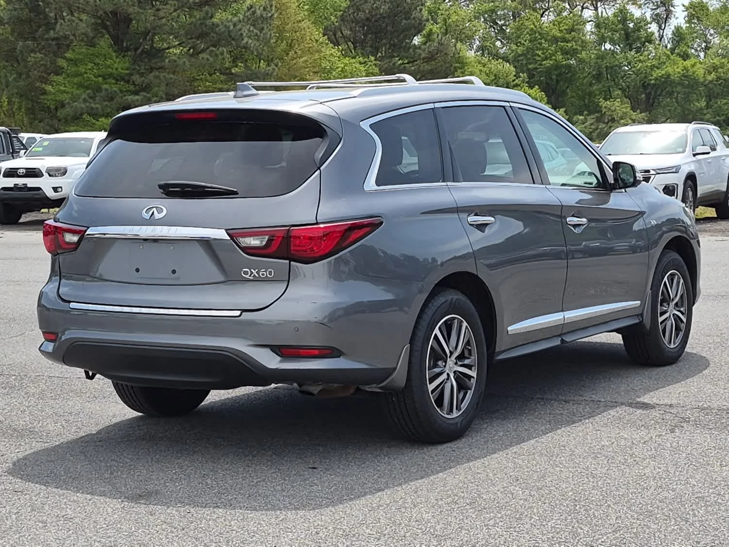 Used 2018 Graphite Shadow INFINITI  image 3