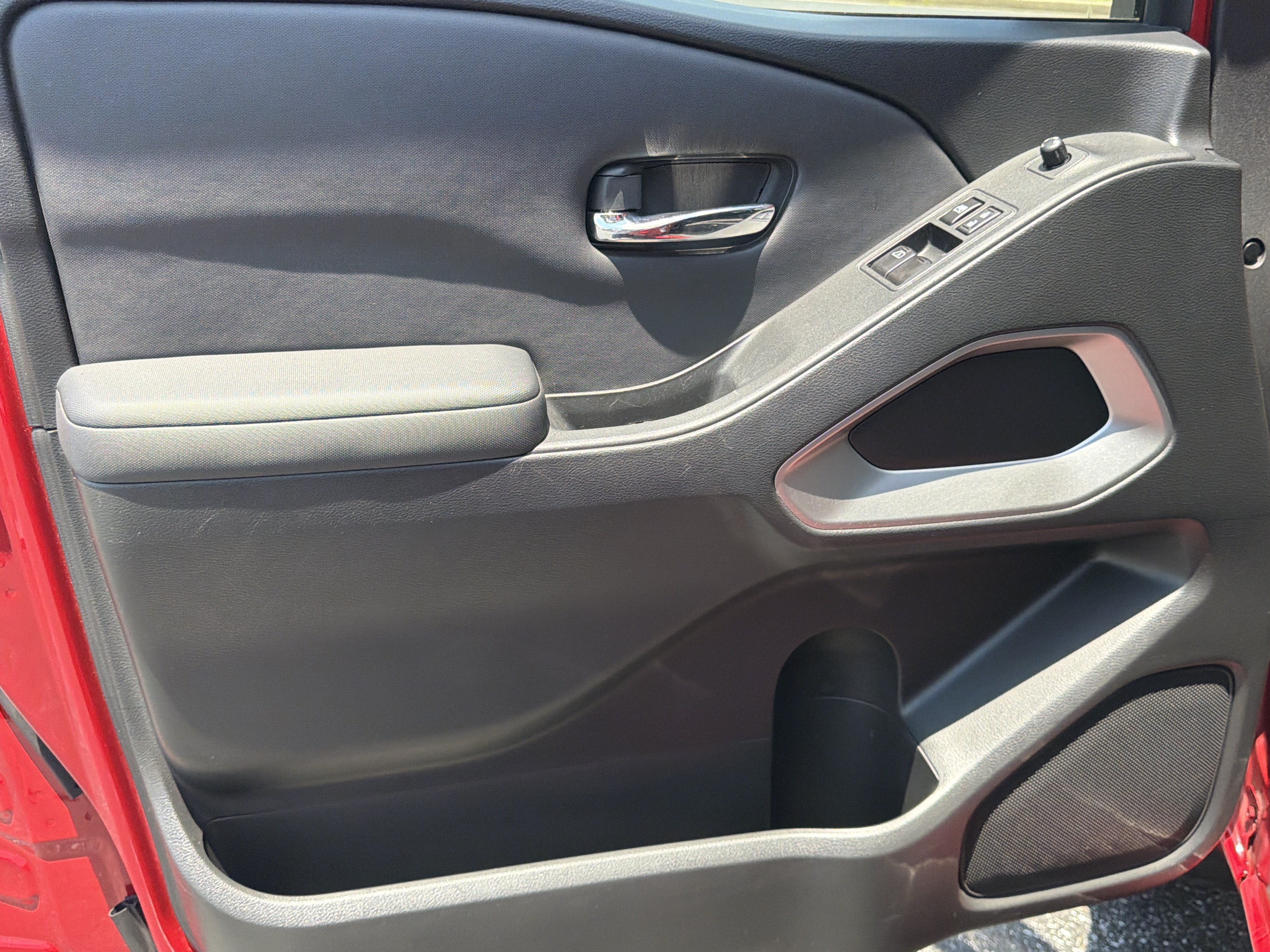 Used 2022 Red Alert Nissan SV image 10