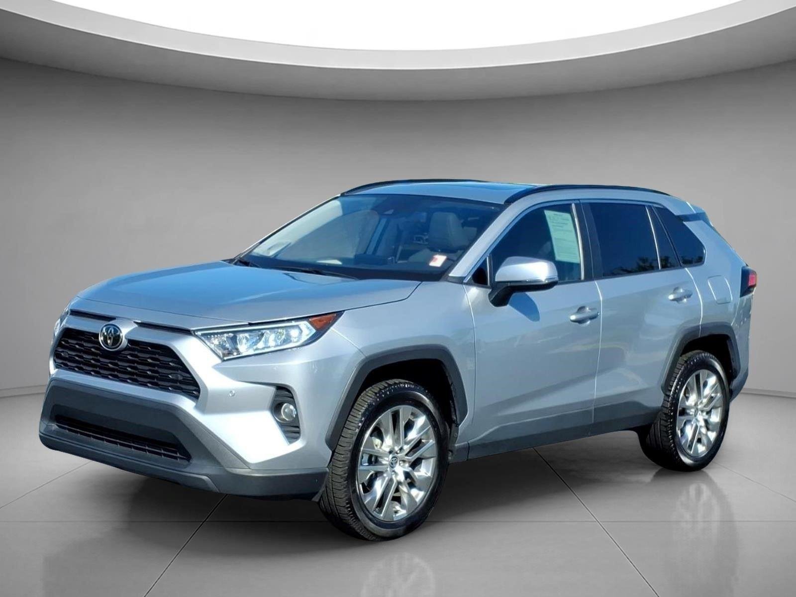 Used 2021 SILVER TOYOTA  image 1