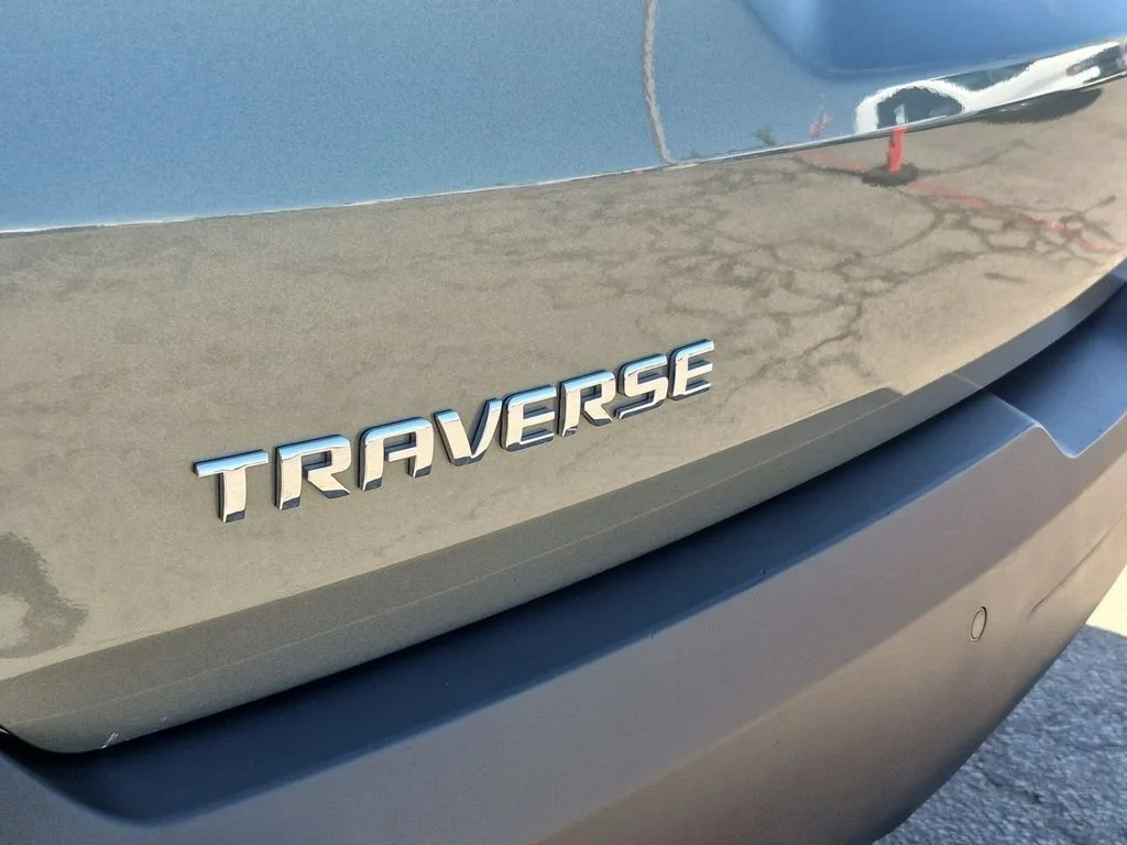 Used 2023 Green Chevrolet LT image 32