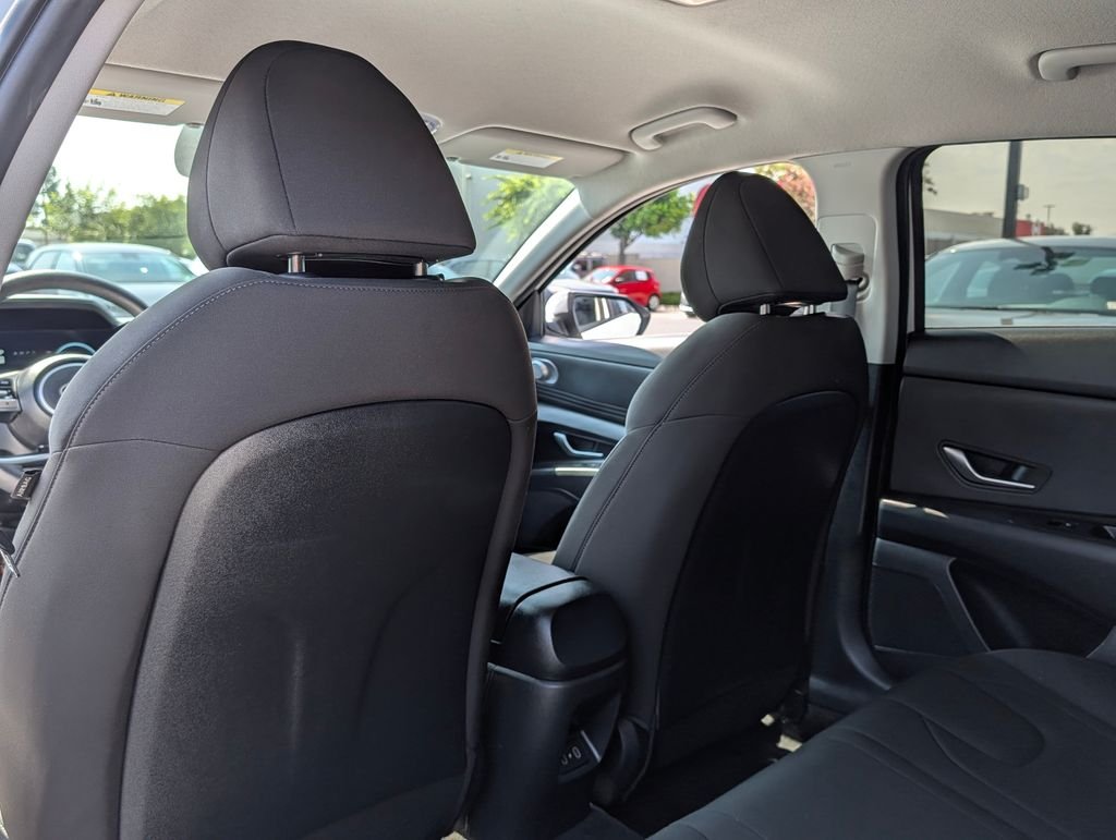 2024 Hyundai Elantra SEL - Photo 12