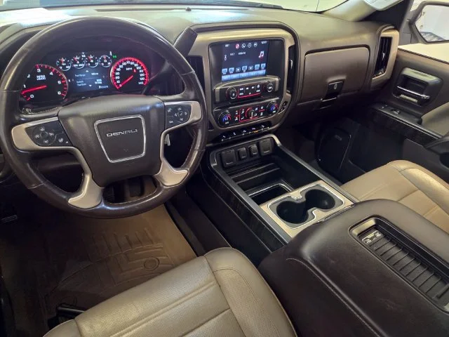 Used 2016 WHITE FROST TRICOAT GMC Denali image 15