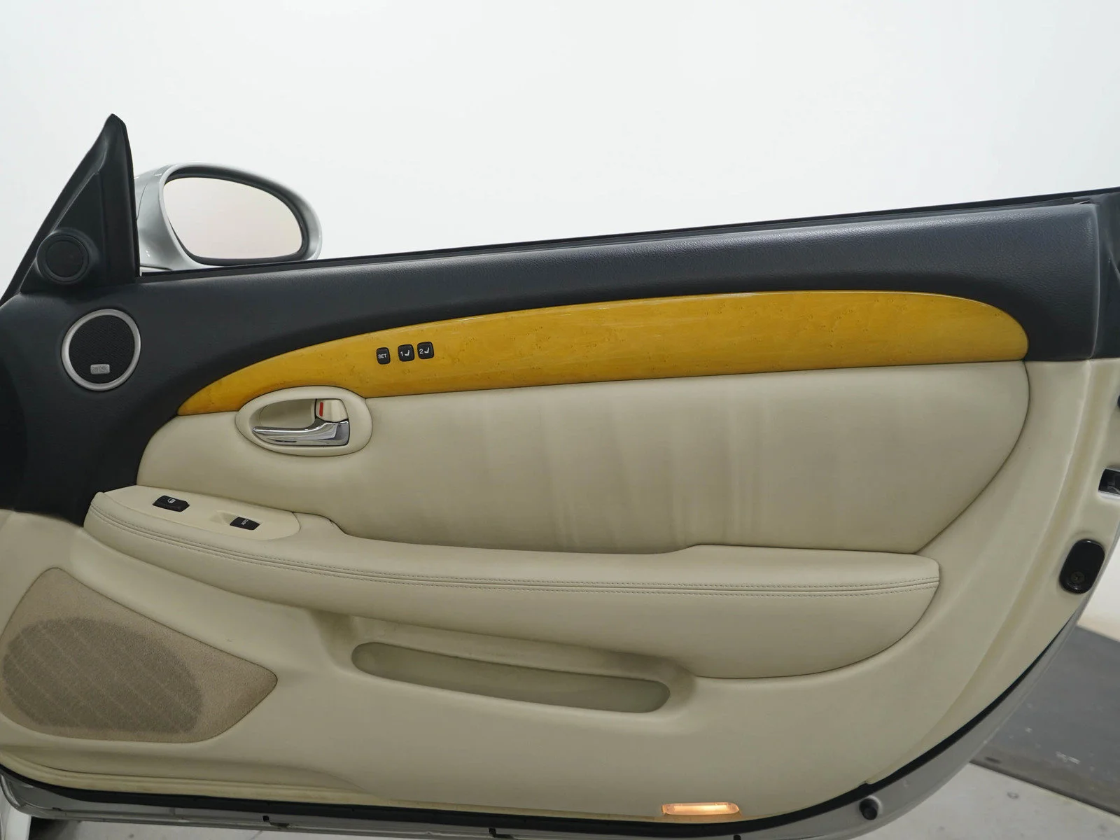 Used 2002 Silver Lexus 430 image 11