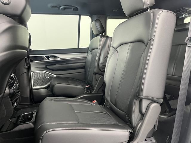 New 2026 Bright White Clear-Coat Exterior Paint Jeep  image 10