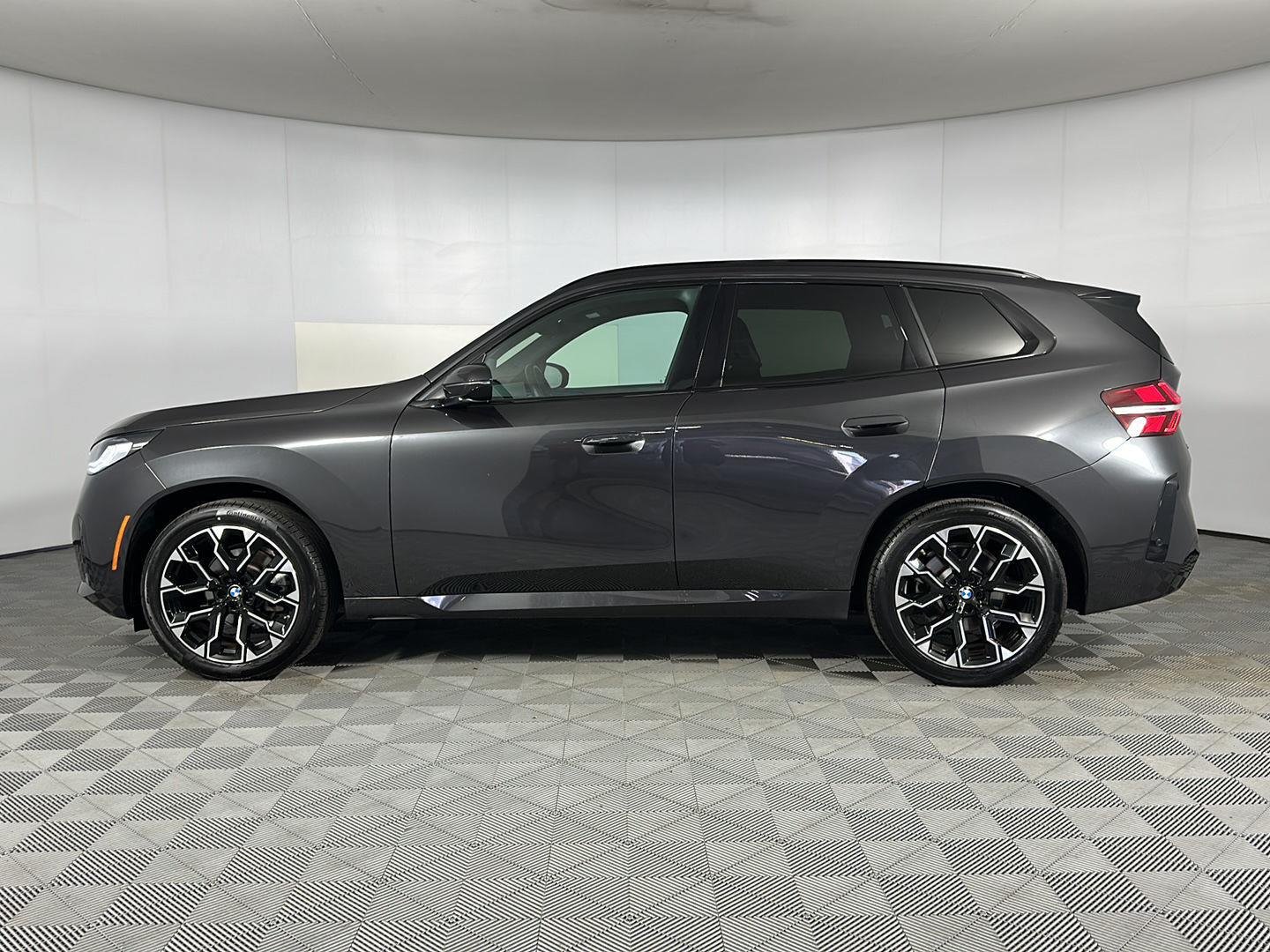 New 2026 Dark Graphite Metallic BMW 30 xDrive image 7