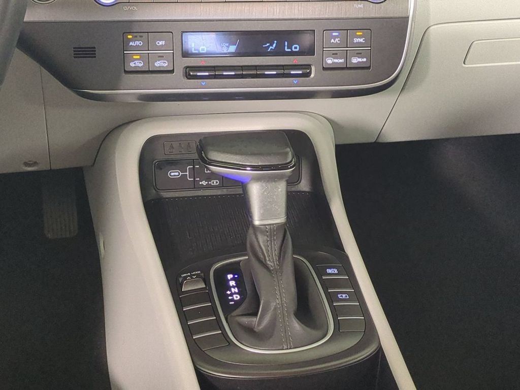 Used 2025 Yellow Hyundai SEL image 23