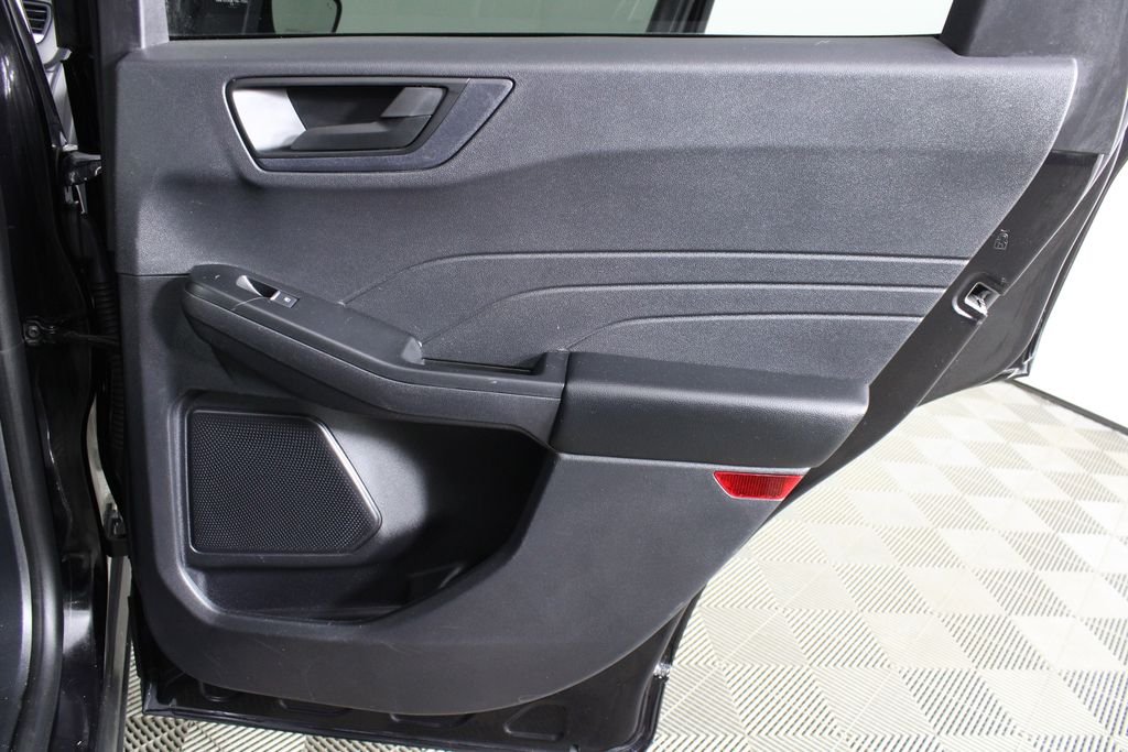 Used 2022 Black Ford SE image 10