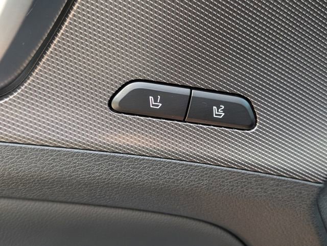 Used 2025  Kia SX-Prestige image 16