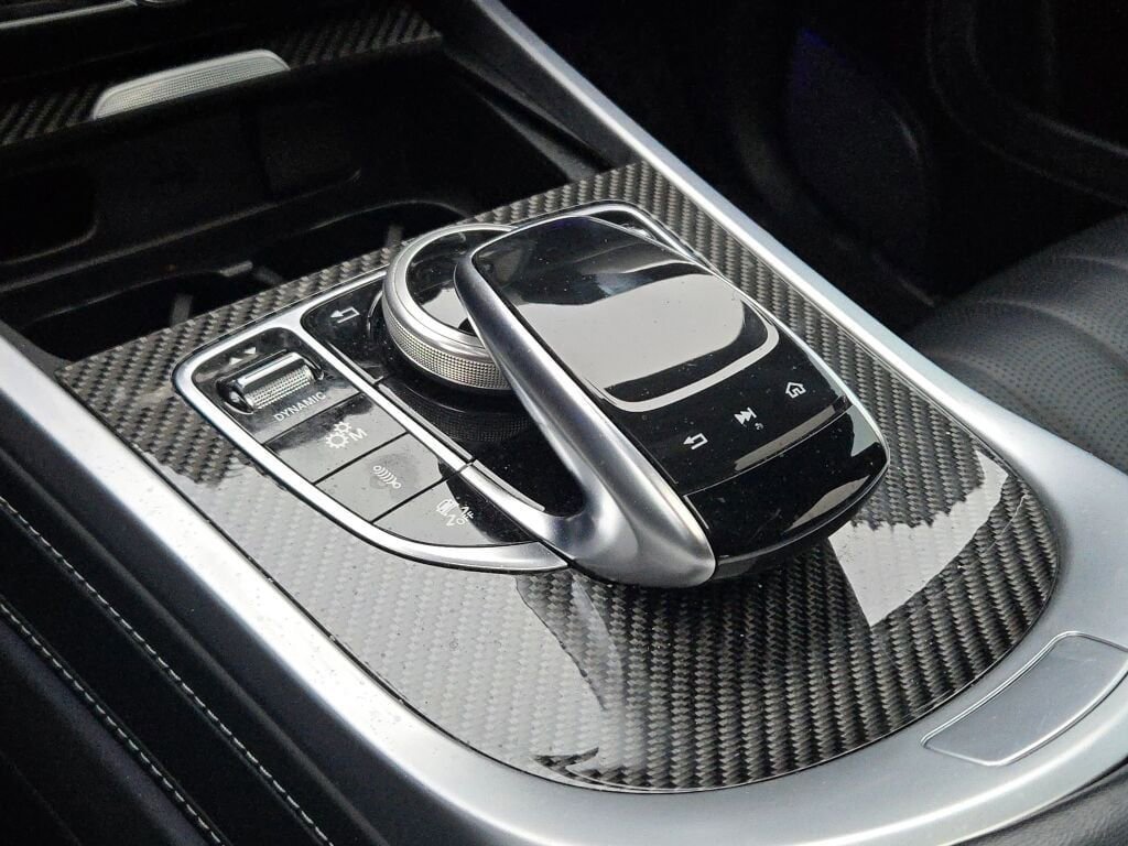 Used 2020 White Mercedes-Benz 4MATIC® image 27