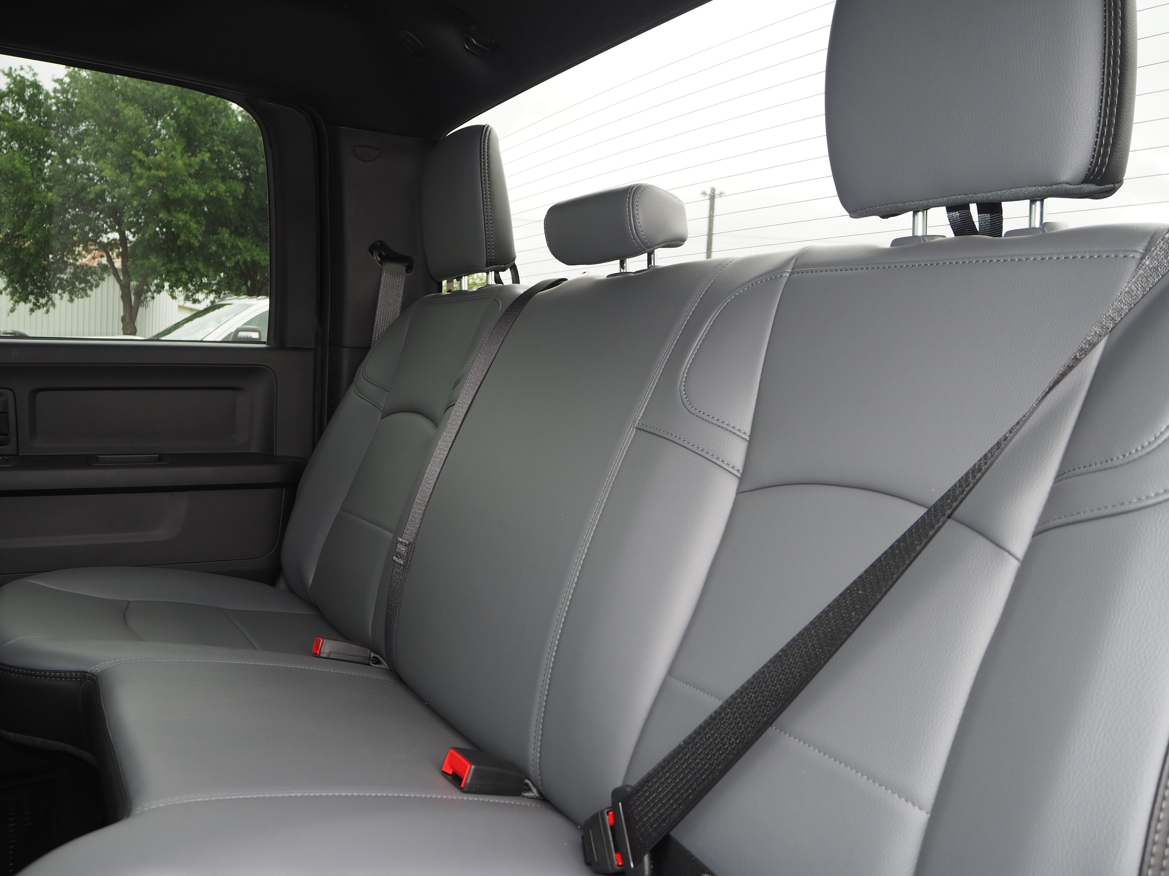 2025 Ram 2500 Tradesman photo 3