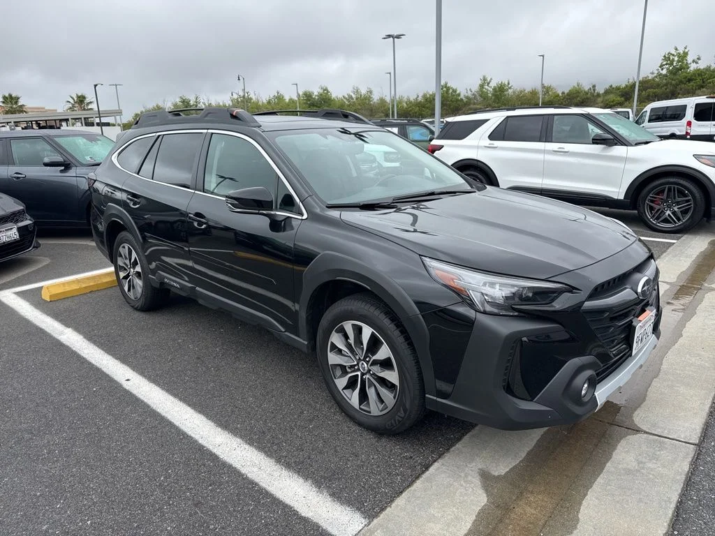 2023 Subaru Outback Limited's photo
