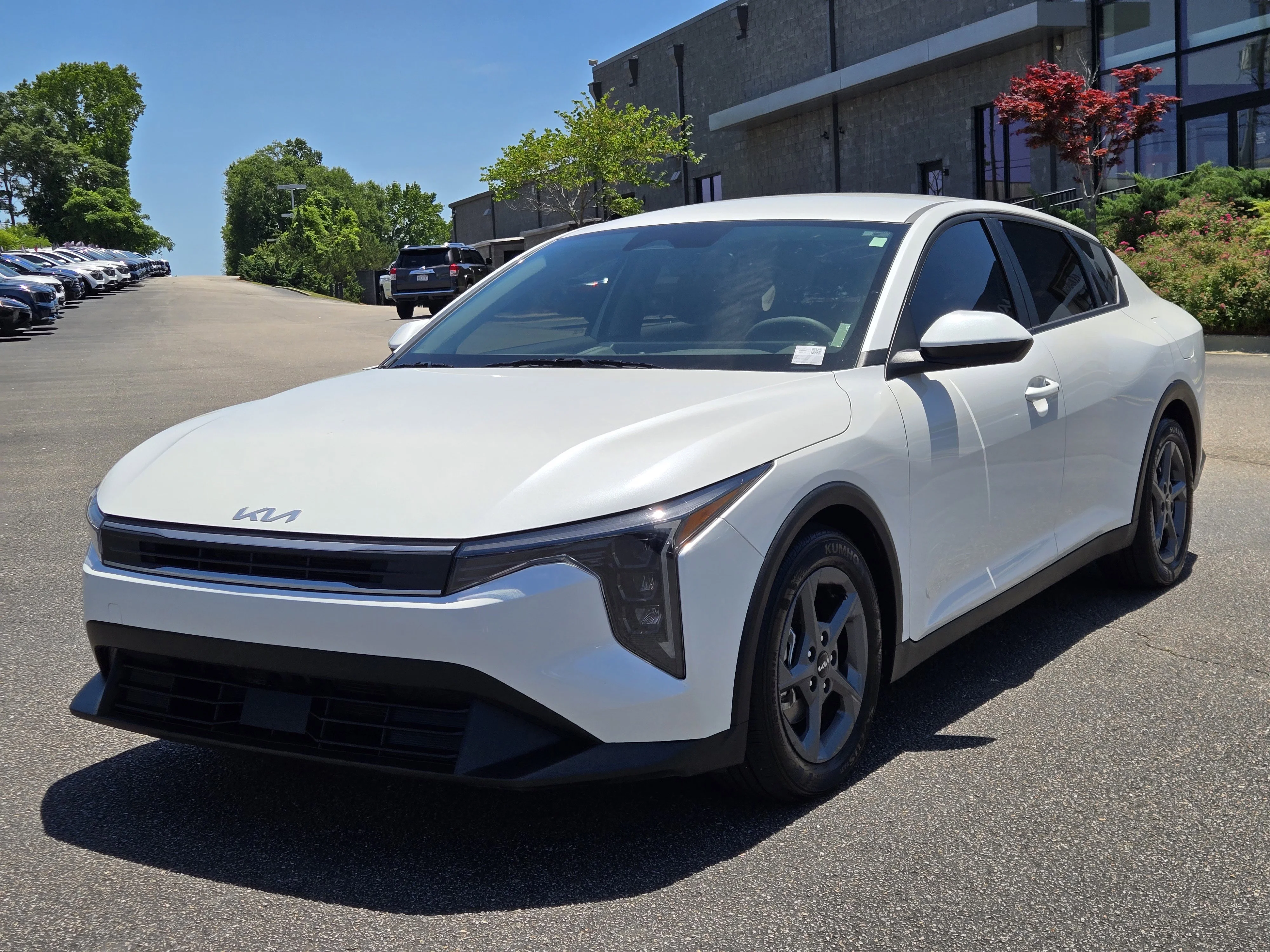 2025 Kia K4 LXS AT's photo