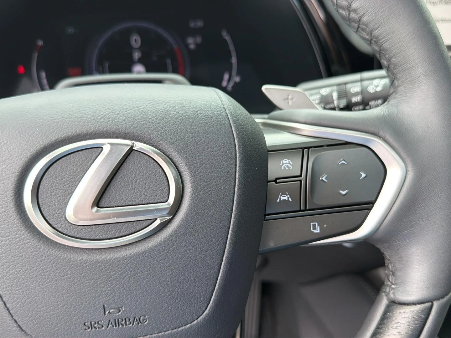 Used 2024 Eminent White Pearl Lexus RX 350 Luxury image 23