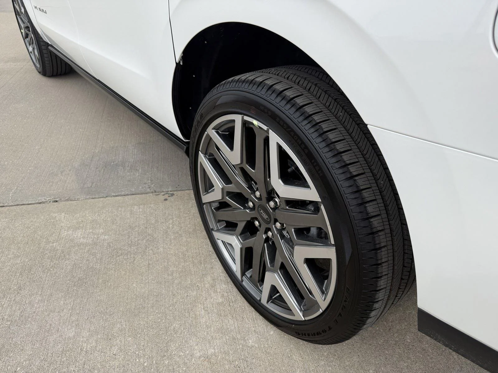 New 2026 Star White Metallic Tri-Coat Ford MAX Platinum® image 6
