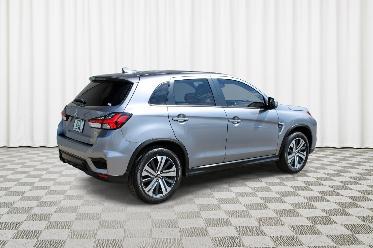 Used 2021 Mercury Gray Metallic Mitsubishi SE image 3