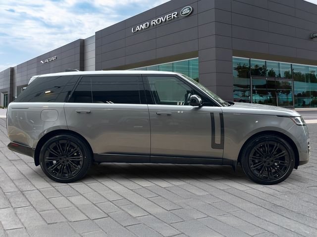 New 2026 Eiger Grey Land Rover SE image 6