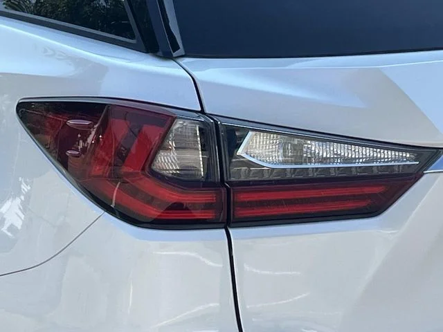 Used 2018 White Lexus 350L image 10