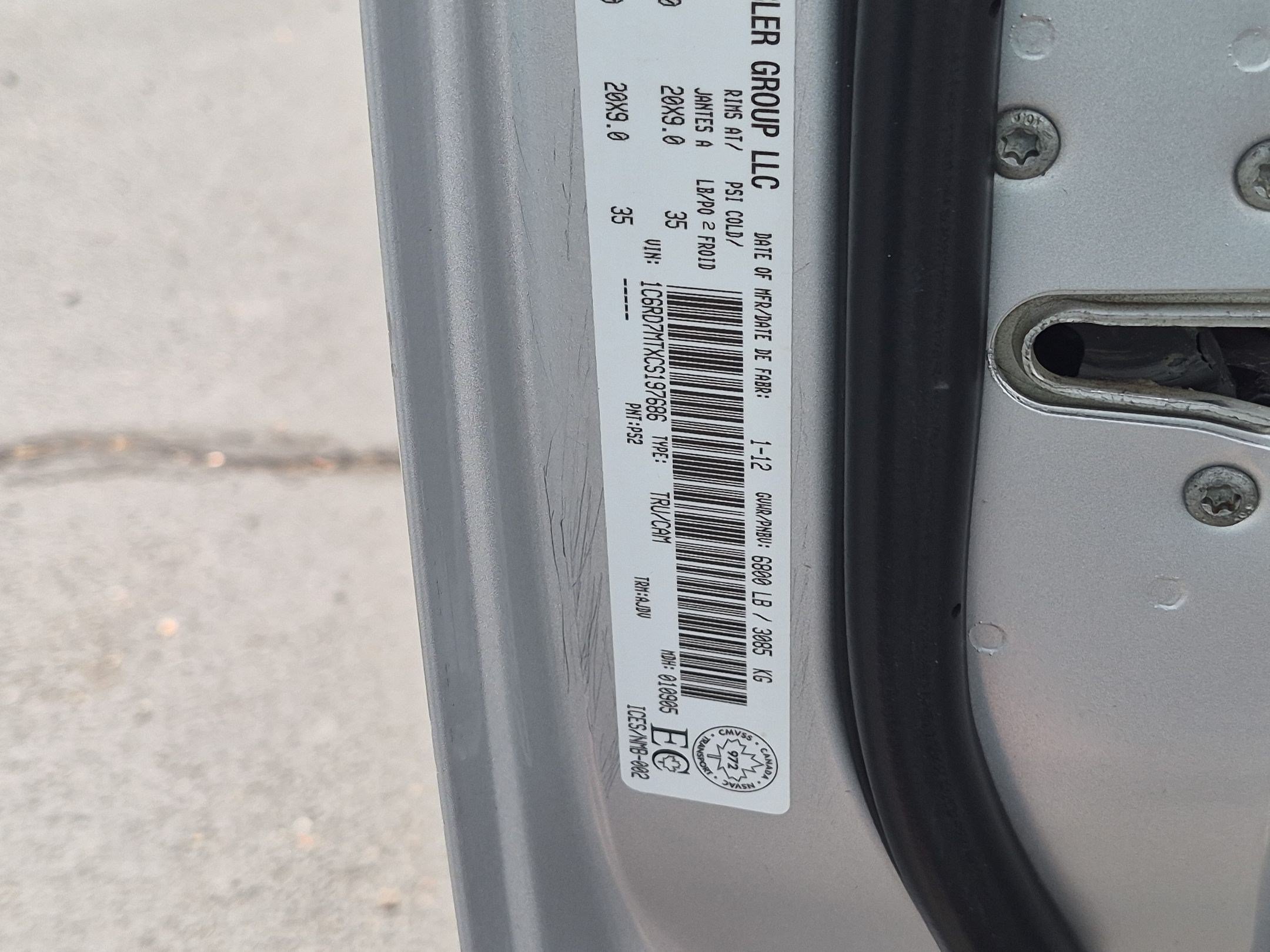 Used 2012  Ram Sport image 32