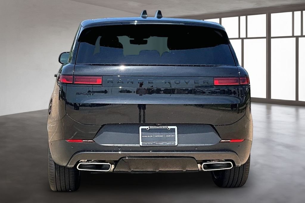 New 2026 Santorini Black Metallic Land Rover SE image 4