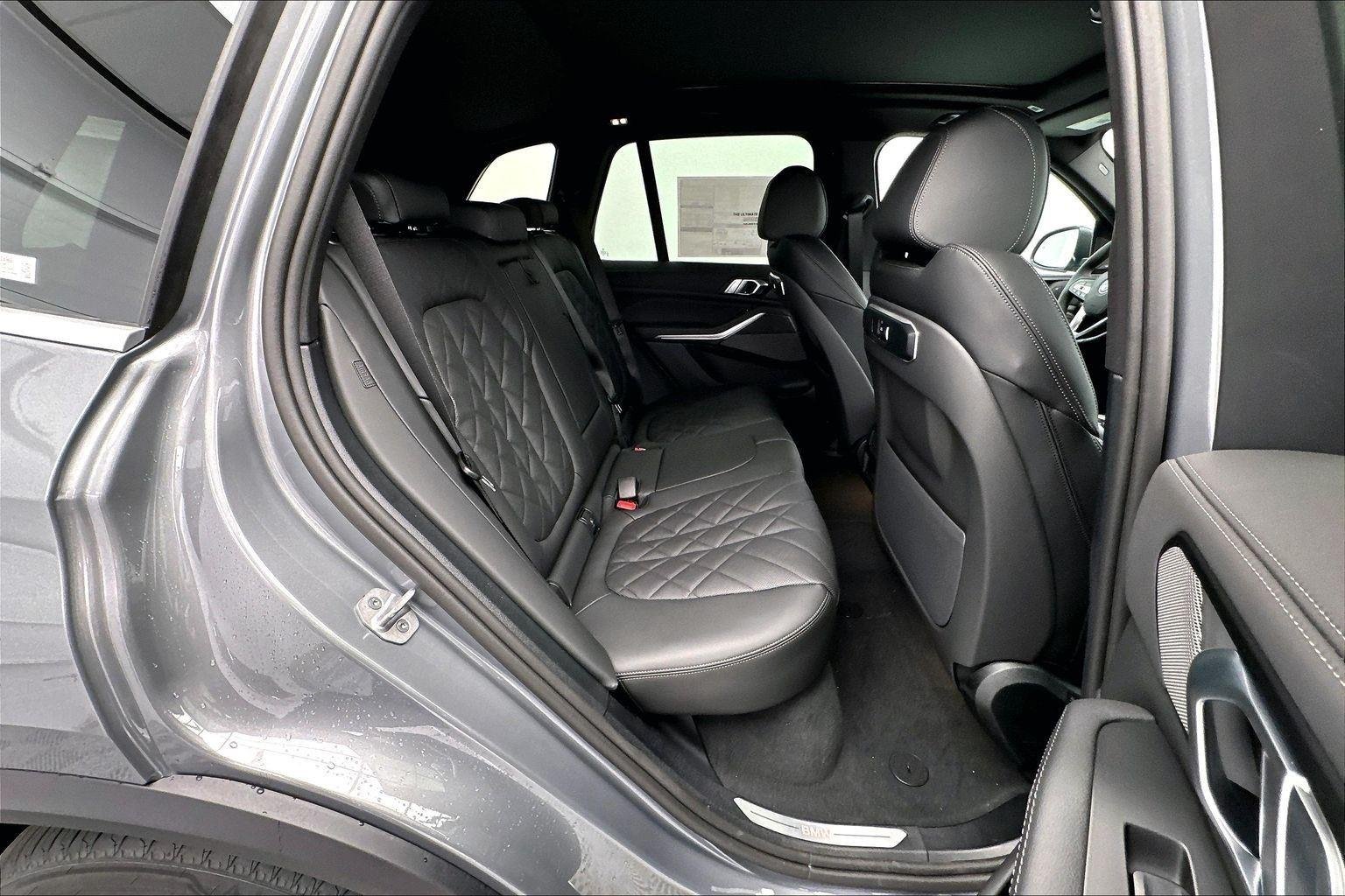 New 2026 Skyscraper Grey Metallic BMW xDrive40i image 31