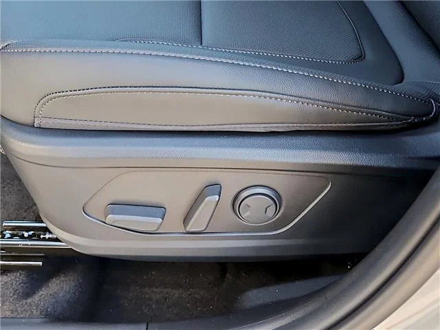 New 2026 Shimmering Silver Hyundai SEL image 13