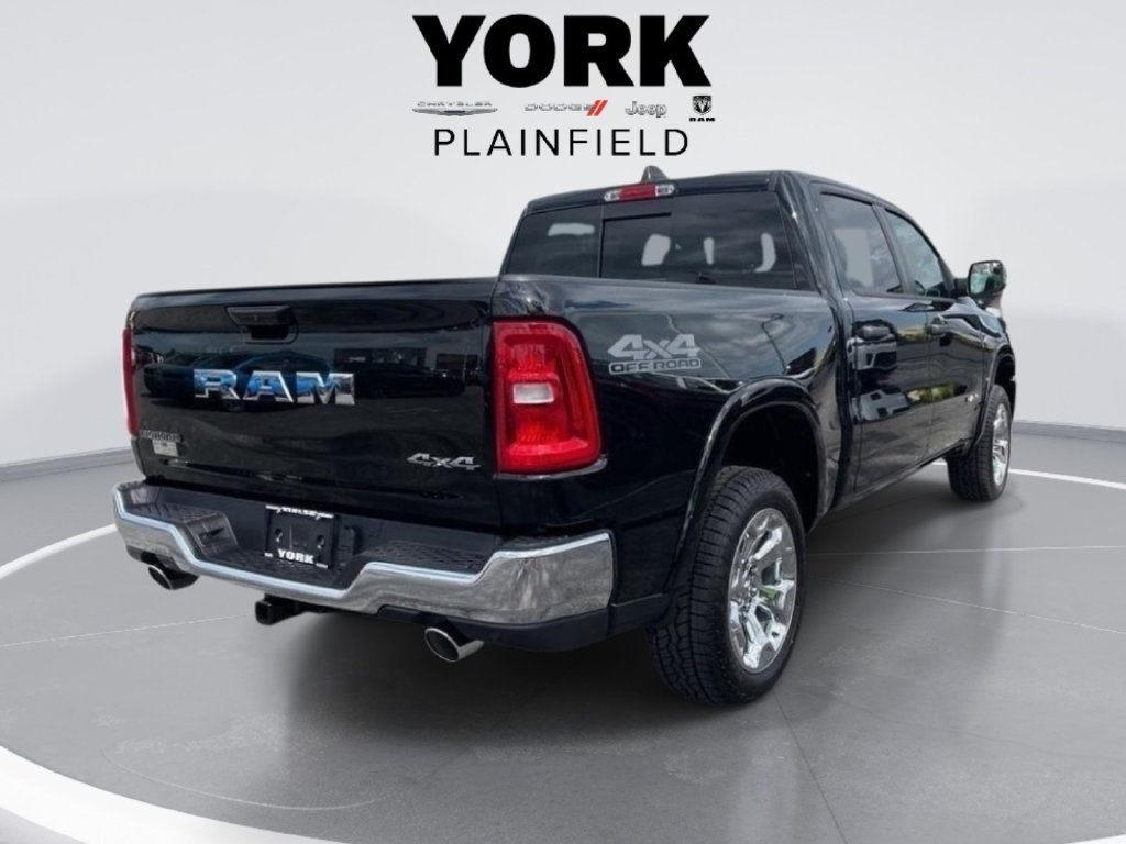 New 2026 Diamond Black Crystal Pearl-Coat Exterior Paint RAM Big Horn/Lone Star image 5