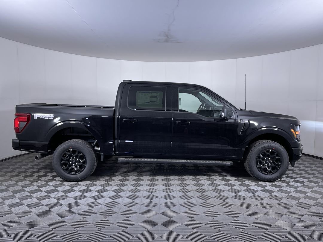New 2026 Agate Black Metallic Ford XLT image 10