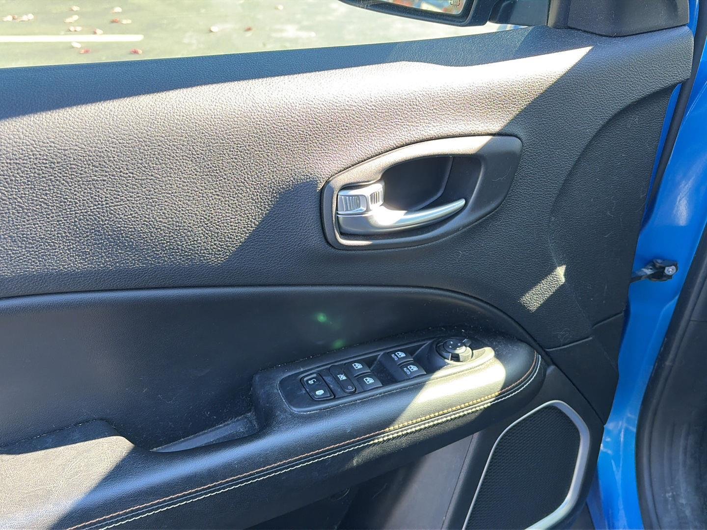 Used 2020 Laser Blue Pearlcoat Jeep Latitude image 12