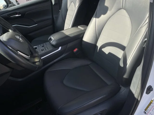 Used 2025 Beige Toyota XLE image 11