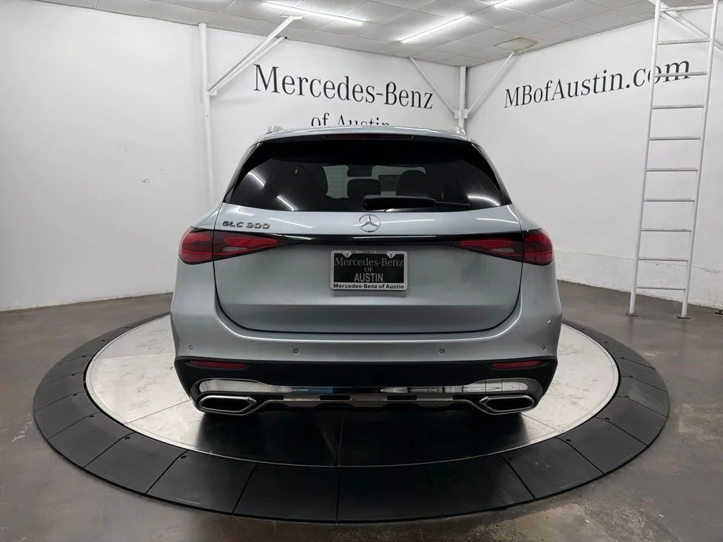 New 2027 Silver Mercedes-Benz GLC 300 image 6