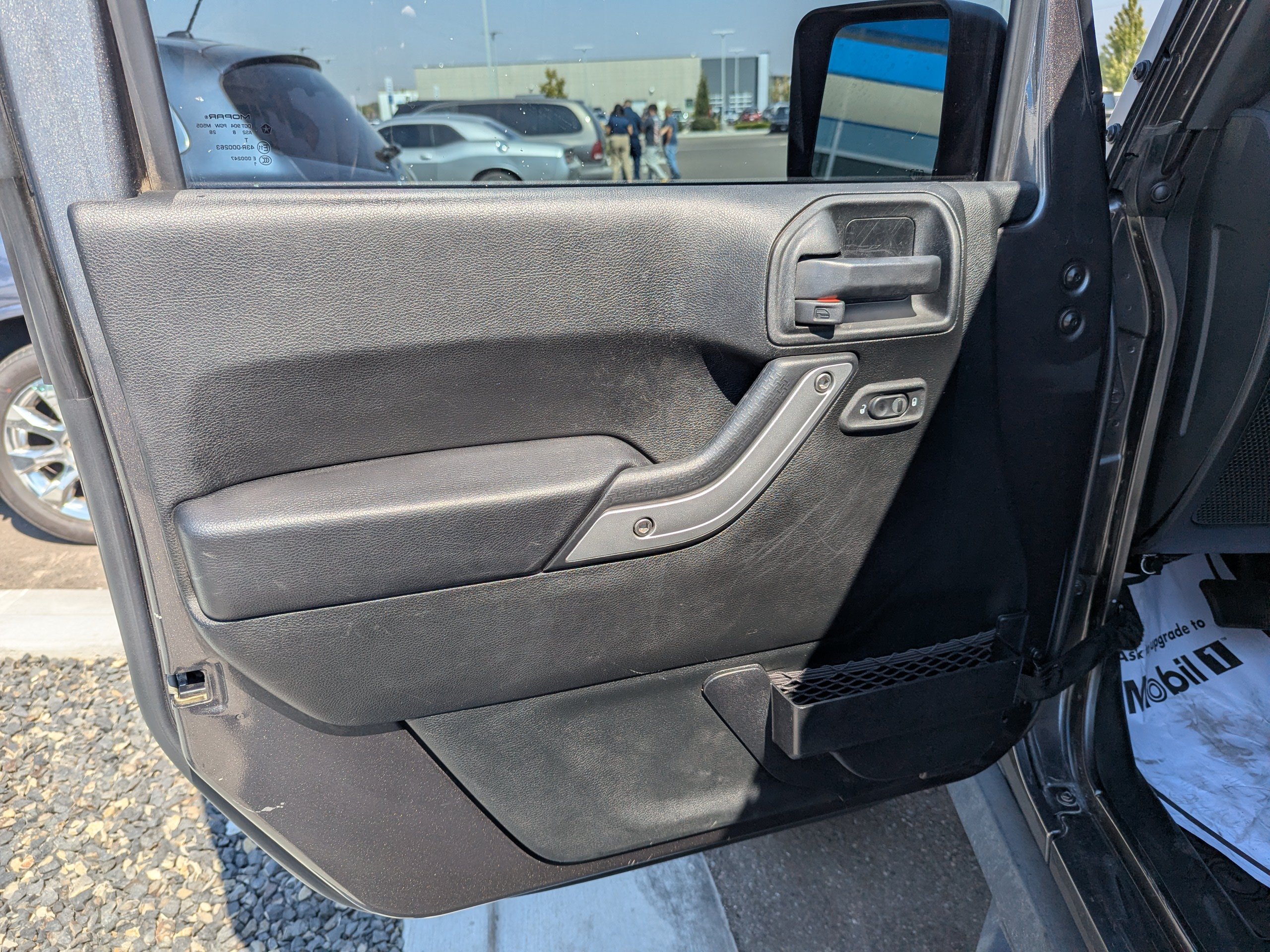 Used 2018  Jeep Rubicon image 9