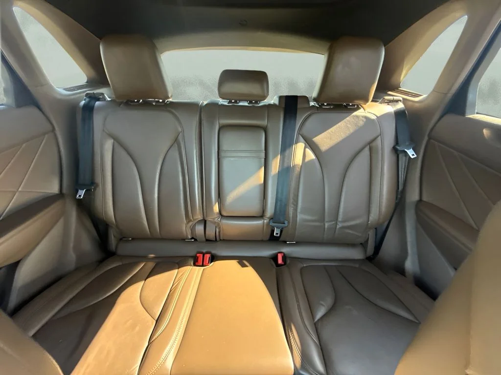 Used 2018 Silver Lincoln Reserve image 11