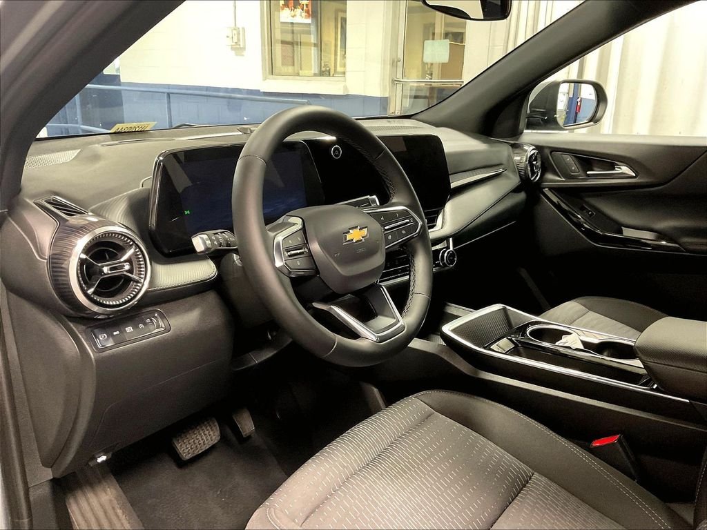 Used 2025 Sterling Gray Metallic Chevrolet LT image 8