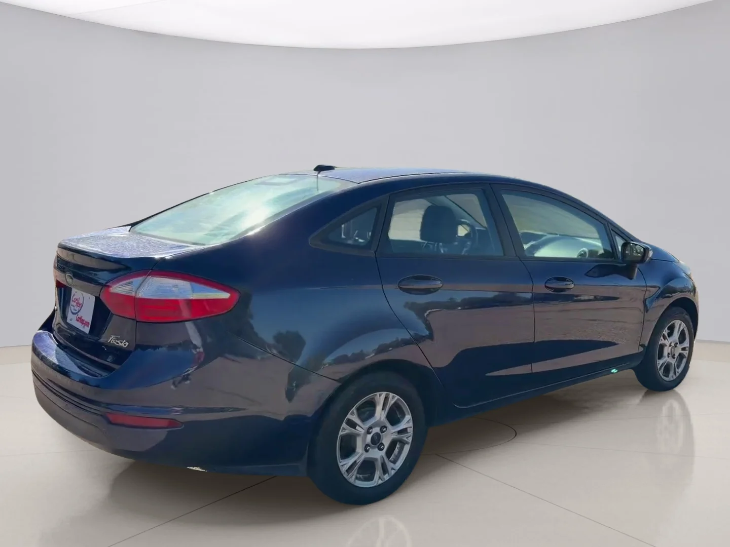 Used 2016 Blue Ford SE image 5