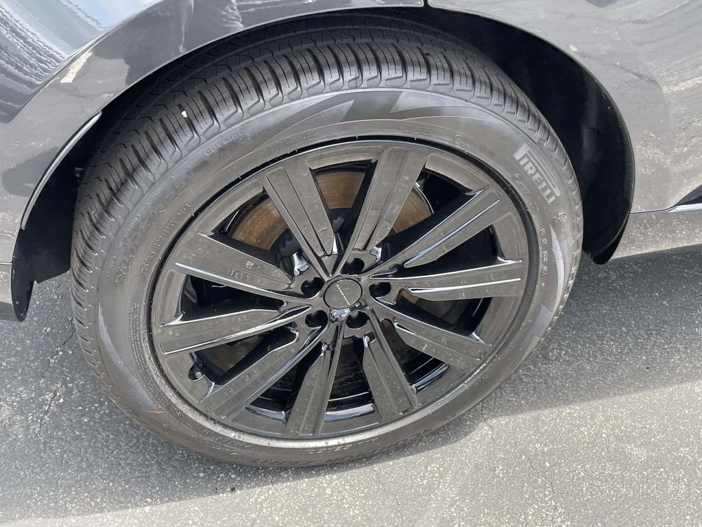 New 2026 Carpathian Grey Land Rover SE image 10