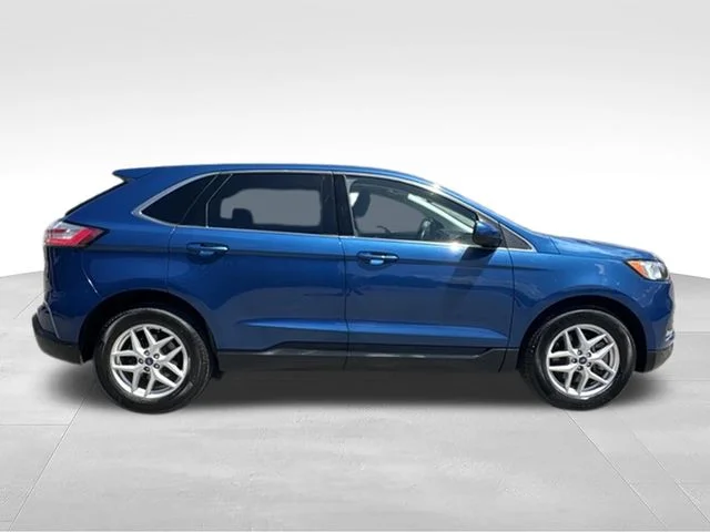 Used 2021 Blue Ford SEL image 8