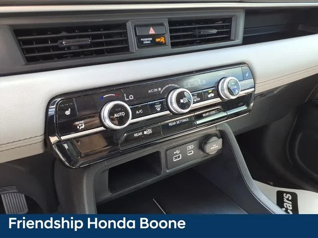 Used 2025 White Honda Touring image 27