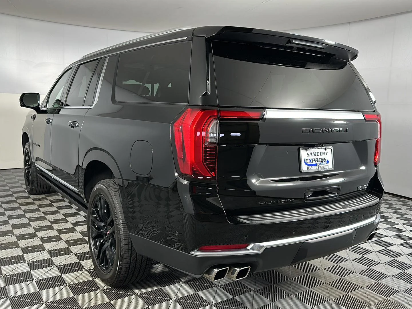Used 2026 Onyx Black GMC Denali image 31