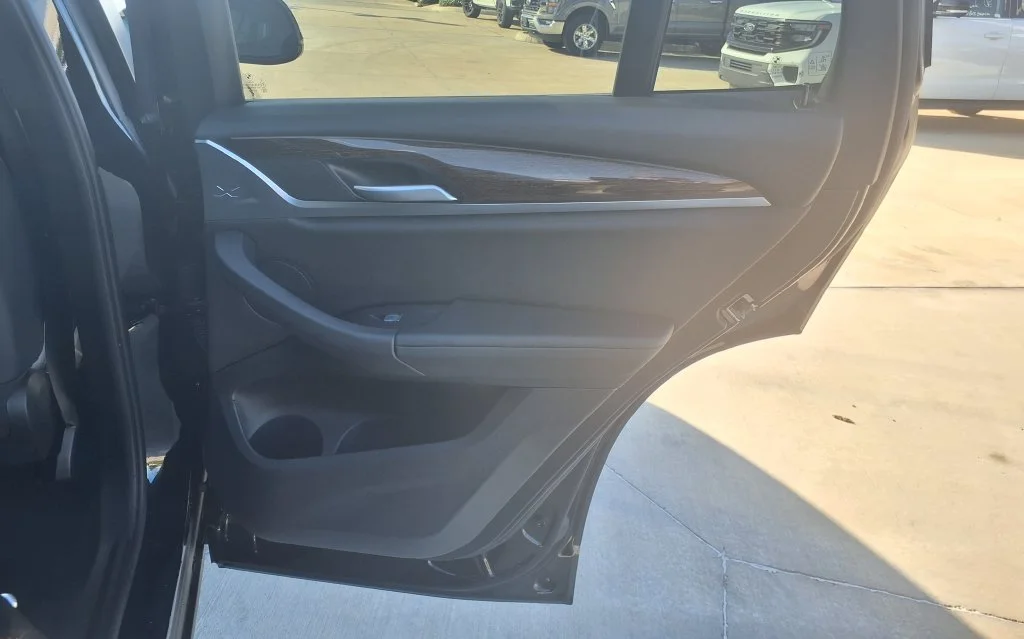 Used 2023 Black BMW sDrive30i image 15