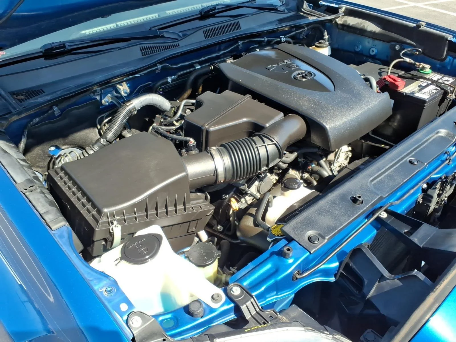 Used 2017 Blazing Blue Pearl Toyota SR5 image 31