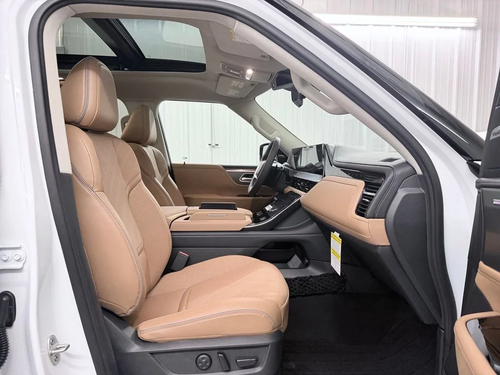 New 2027 RADIANT WHITE INFINITI Luxe 2WD image 46