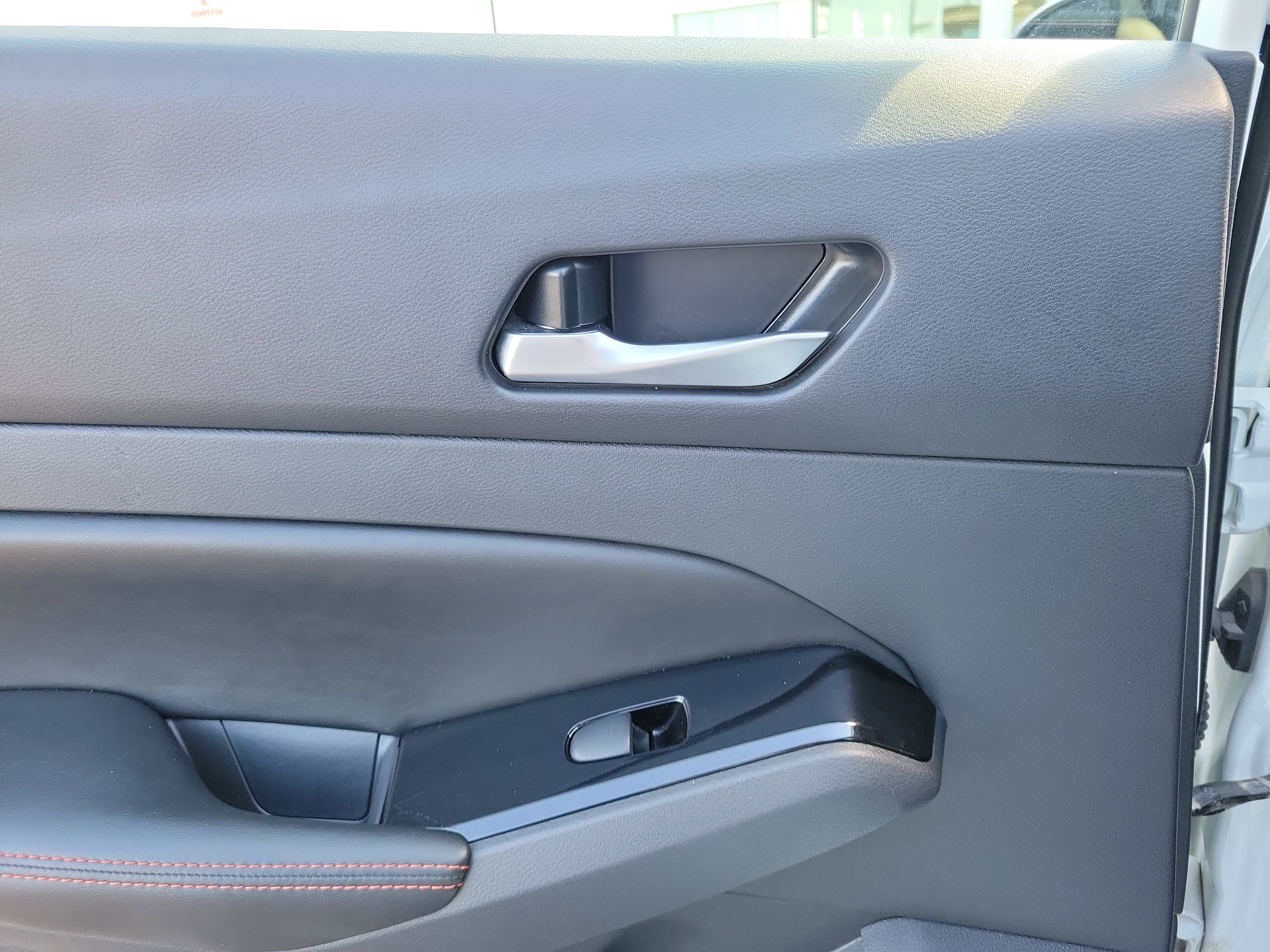 2025 Nissan Altima SR - Photo 12