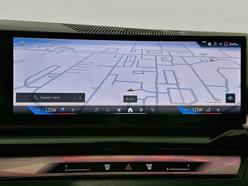 2026 BMW 5 Series 550e - Photo 13