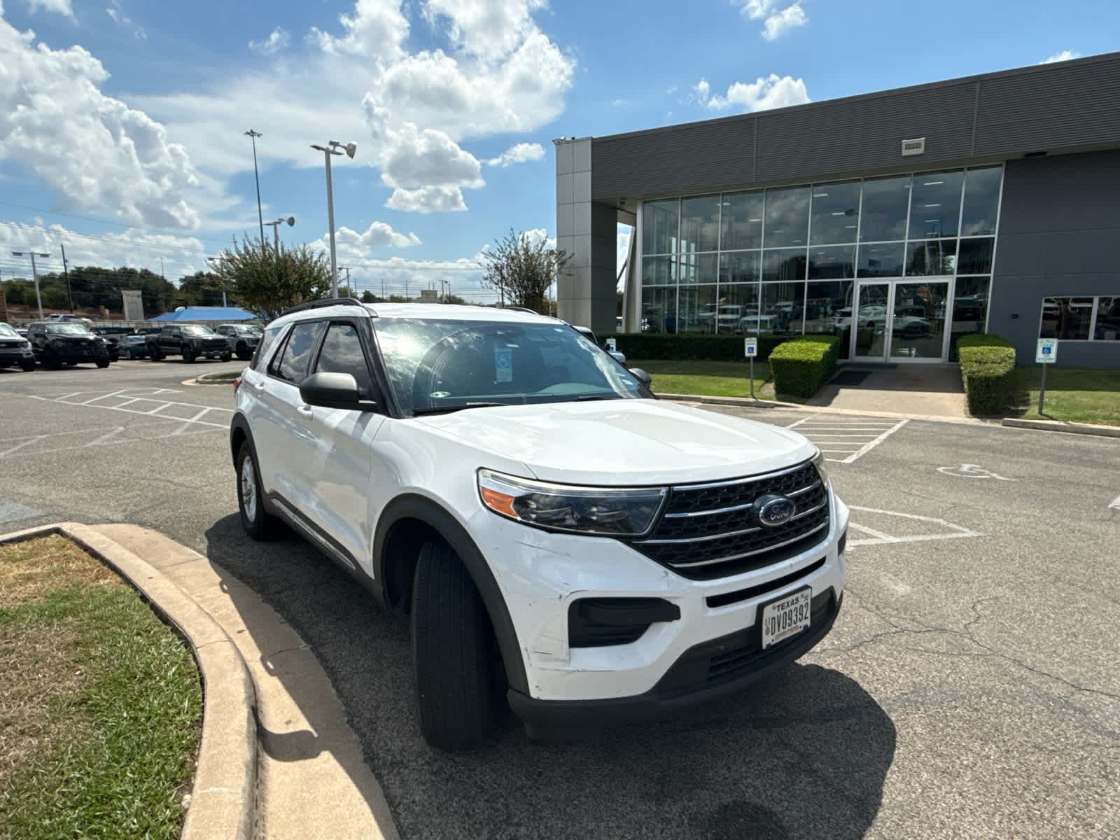 Used 2020 Oxford White Ford XLT image 2