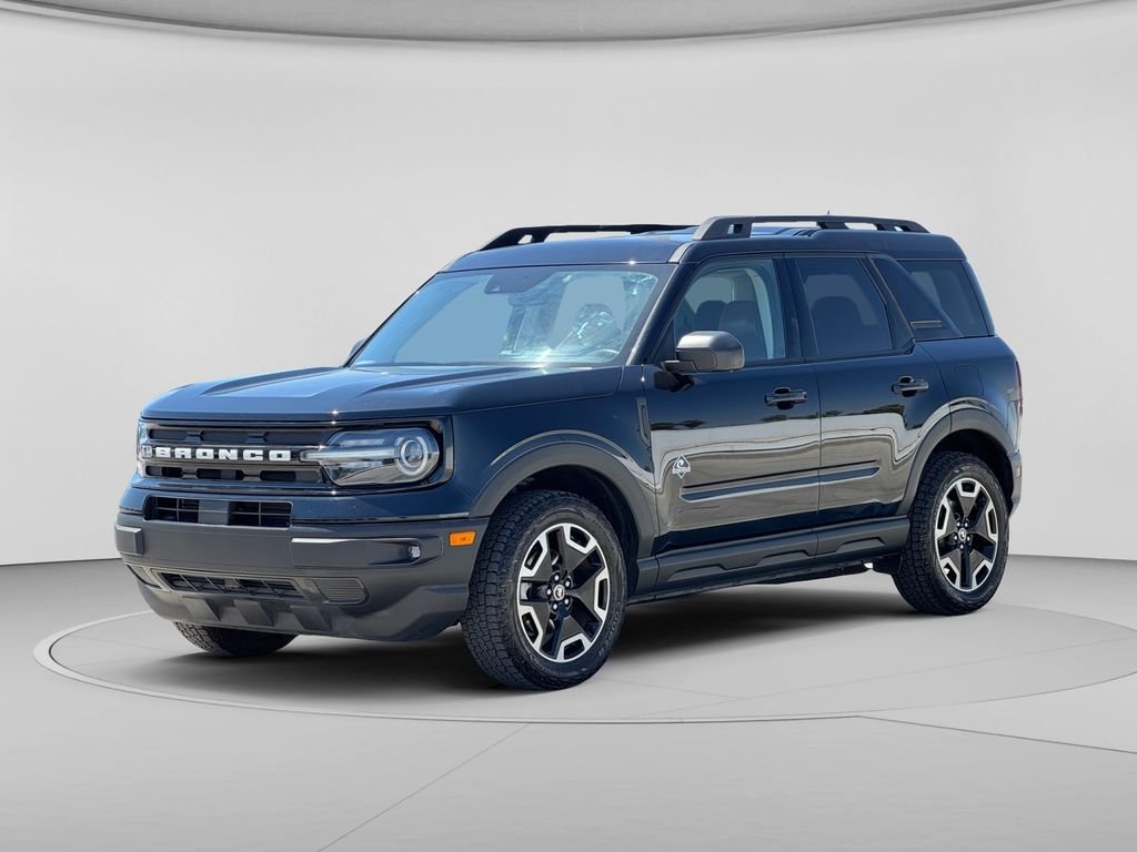 Used 2022 Shadow Black Ford Outer Banks image 6