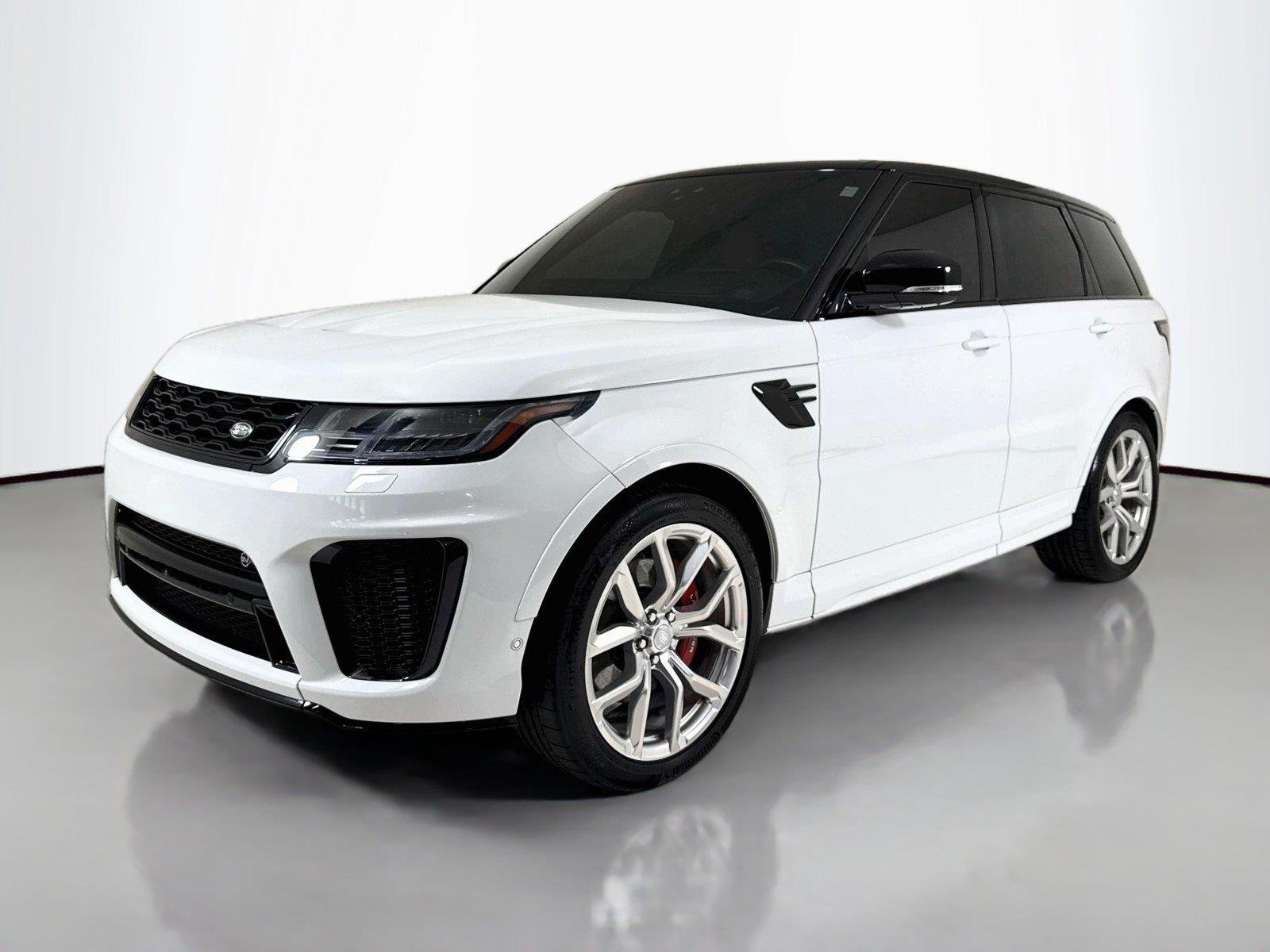 Used 2022 Fuji White Land Rover SVR image 10