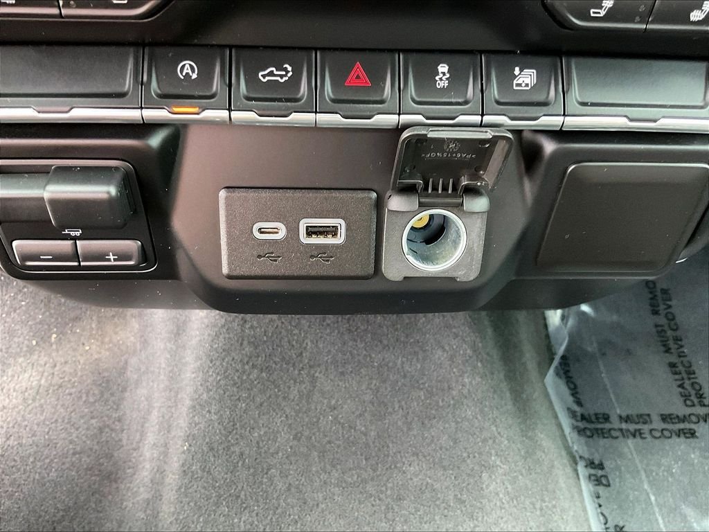 Used 2019 Black GMC SLE image 26