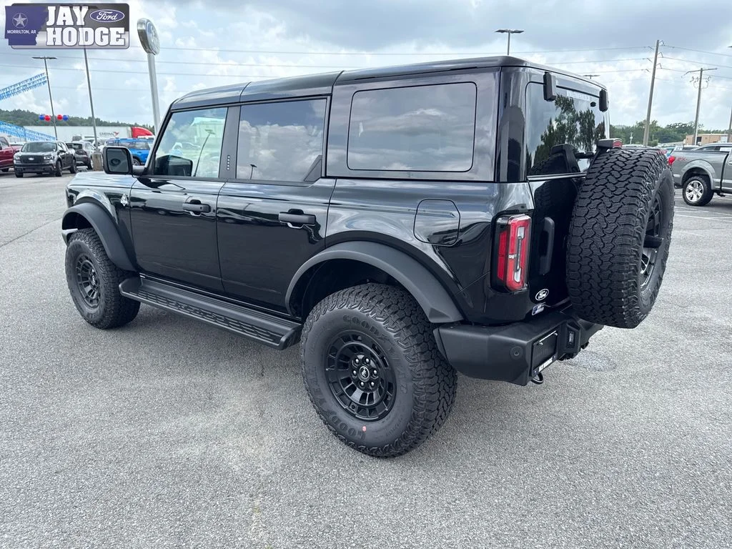 New 2026 Shadow Black Ford Outer Banks® image 5
