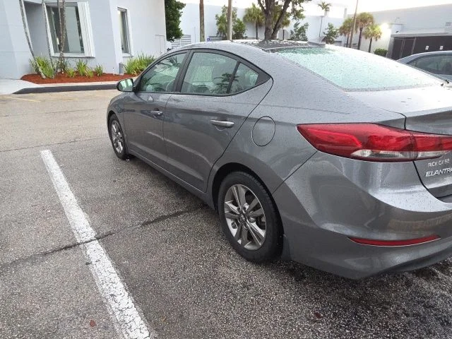 Used 2018 Gray Hyundai SEL image 5